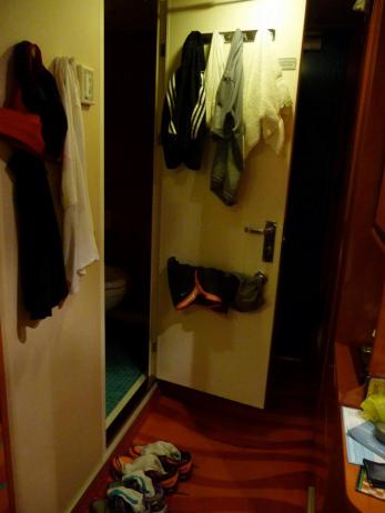 600123_10100925767970365_314579411_n